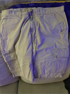 LRG Men's Light Beige Cargo Shorts - Utility Pockets size 40